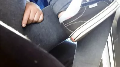 Fucks brunette ស្រស់ស្អាតជាមួយប្រដាប់ក្មេងលេងធំ pussy