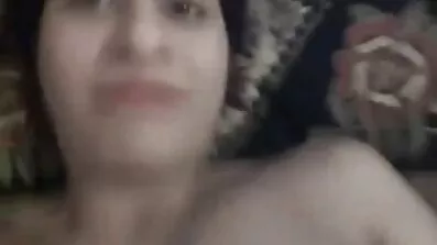 បុរសម្នាក់ងប់ងល់រៀបចំ caning brunette busty ក្តៅ