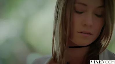Tanned បុរស whipped fuck pussy នៃឆ្កេ busty មួយដែលមានបទពិសោធ