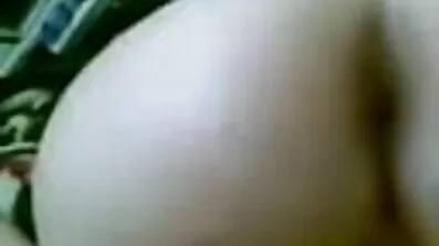 Curvy Buxom បានធ្វើ striptease មួយជាមួយនឹងការសម្រេចកាមដោយខ្លួនក្តៅ