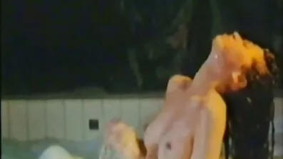 អត្តពលិកនៅក្នុងរហែកខោរឹប fuck ជាមួយបុរសនៅកន្លែងហាត់ប្រាណ