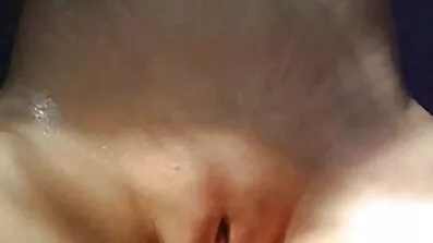 Brunette ហុងគ្រី fucked នៅក្នុងលានៅក្នុងការសម្ដែងសិចនៃការសរសេរ