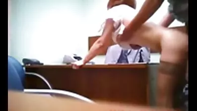 ភ្ញាក់ផ្អើល Milf ត្រូវចំណាយពេលជល់មាន់កូនប្រុសនៅក្នុងរន្ធទាំងអស់