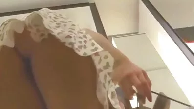 គ្រោងបងប្រុសជាមួយ lingerie raunchy និងបានធ្វើឱ្យ fuck ក្តៅជាមួយគាត់
