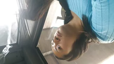 ភរិយាបានធ្វើឱ្យ blowjob ដ៏ស្រស់ស្អាតនិង fucked deservedly
