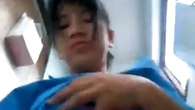 ការចងក្រងសិចនៃ raunchy cum ចុះនៅលើដៃគូខូច