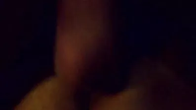 បុរសម្នាក់នេះ fucked brunette រឹងនិង cummed នៅលើឆ្កេនៅលើសុដន់របស់ក្រុមហ៊ុននេះ