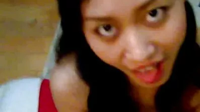 Seducer ជំនាញមានក្មេងស្រីម្នាក់នៅក្នុងរូបរាងនៃប៉ូលិសថតរឿងសិចច្នៃមួយ