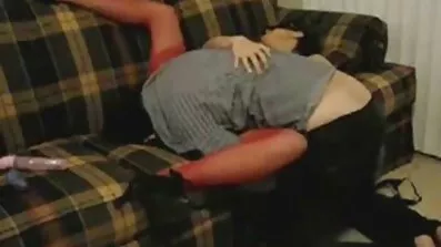 ស្លុតជាមួយ tits ធំ fucked ដោយបុរសពីរនាក់